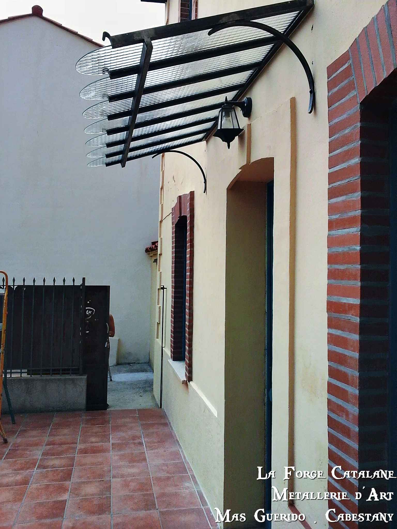 marquise fer classique verre arme festonnage forge catalane (4).jpg